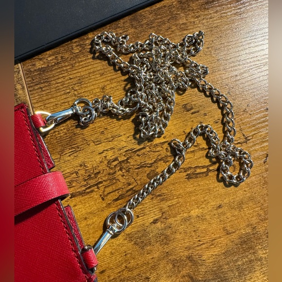 Kate Spade Scarlet Red saffiano leather Crossbody | Phone Wallet Crossbody EUC - Picture 3 of 6